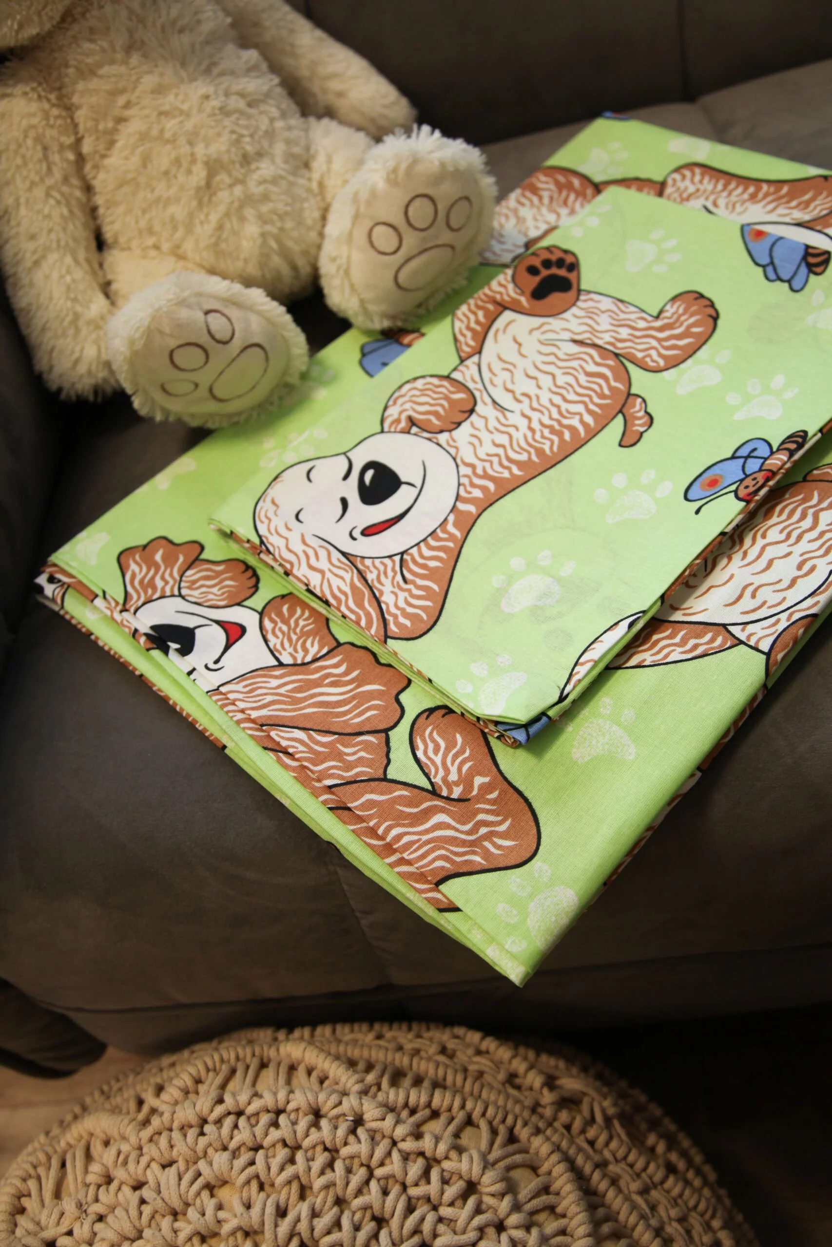 Dětské povlečení - pejsci v zeleném provedení.