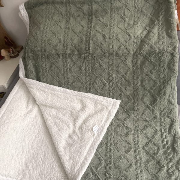 beránková deka olivová