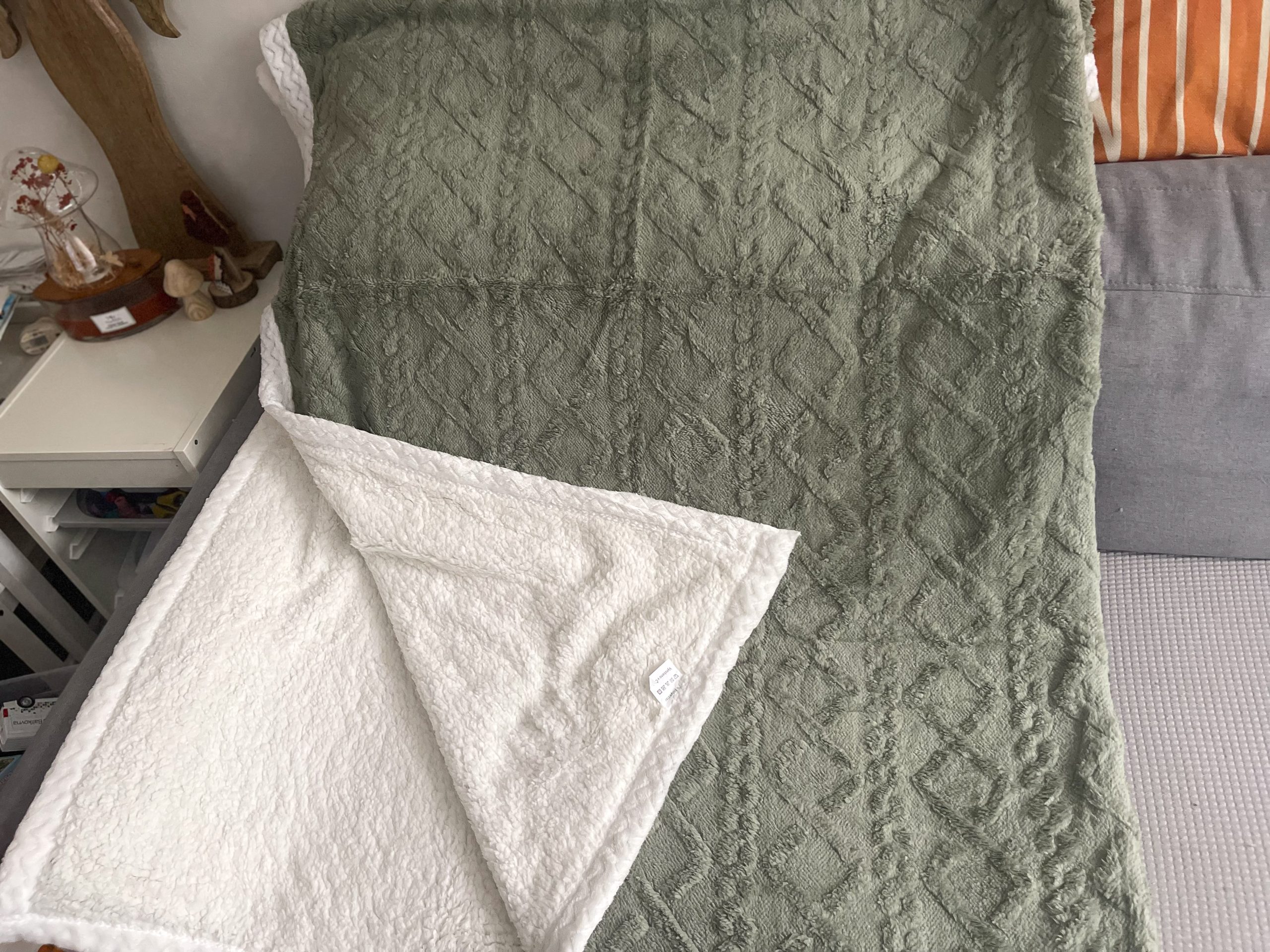 beránková deka olivová