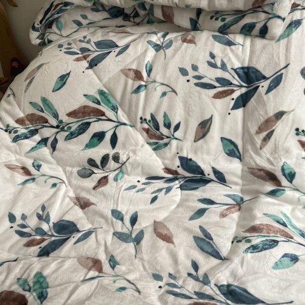 Prošívaná mikroplyšová deka 150x200 Lístky